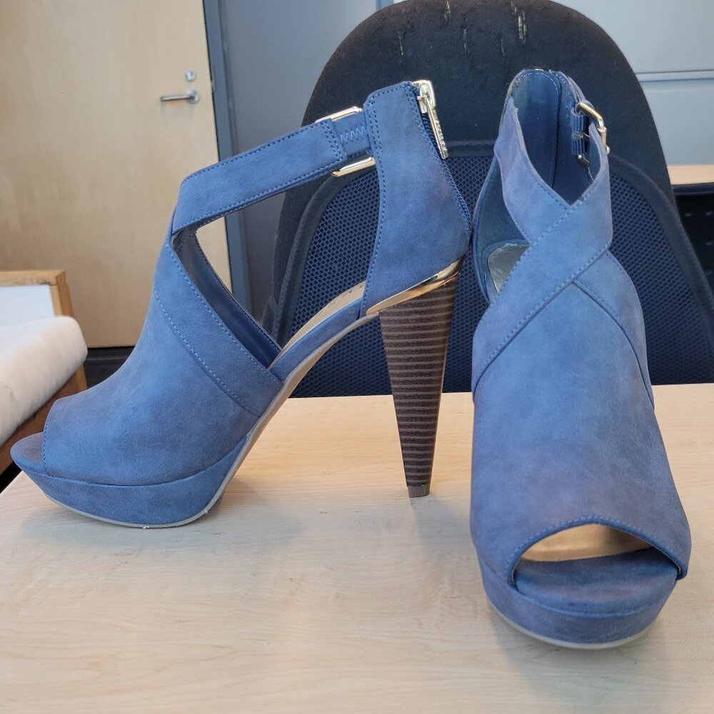 GUESS Factory Neile Peep-Toe Platform Heels